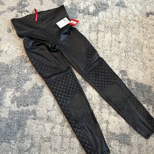 🆕 Spanx Moto Legging